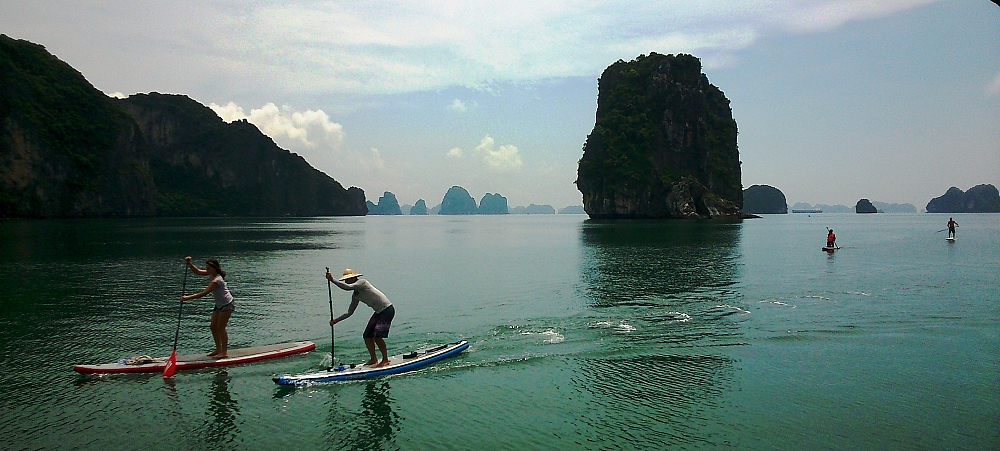paddle on Halong Bay