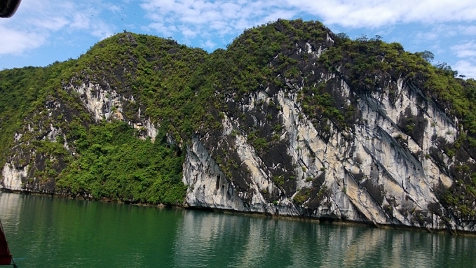 About Halong Bay